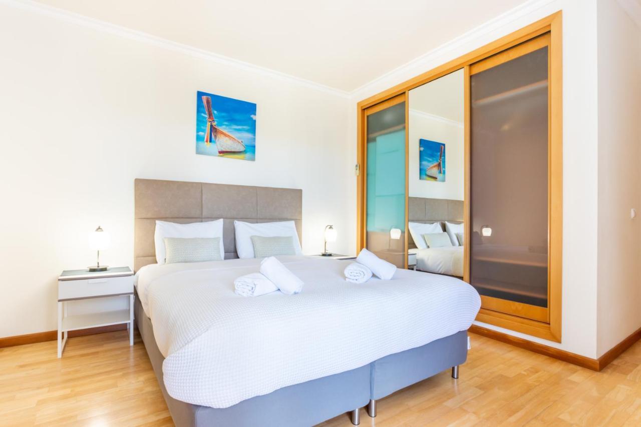Mira Baia - Meia Praia Family Apartment Lagos Eksteriør billede
